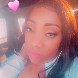 Meet your Posher, Monique